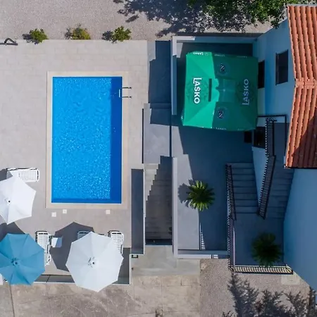 Magnolia By Briskva * Vinež