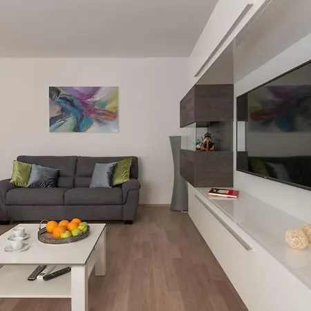 Magnolia By Briskva *